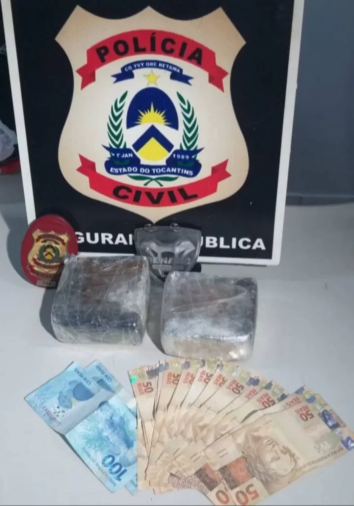 PolÃÂ­cia prende duas pessoas e apreende um quilo de crack e dinheiro em espÃÂ©cie em AraguaÃÂ­na