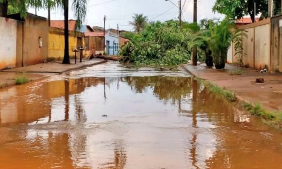 SaÃÂºde alerta para transmissÃÂ£o de doenÃÂ§as por causa de enchentes