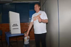 ApÃÂ³s votar em Gurupi, Carlesse crava inÃÂ­cio de uma nova etapa para o Tocantins