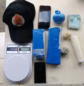 Casal suspeito de trÃÂ¡fico ÃÂ© preso e drogas apreendidas pela PM na regiÃÂ£o sul de Palmas