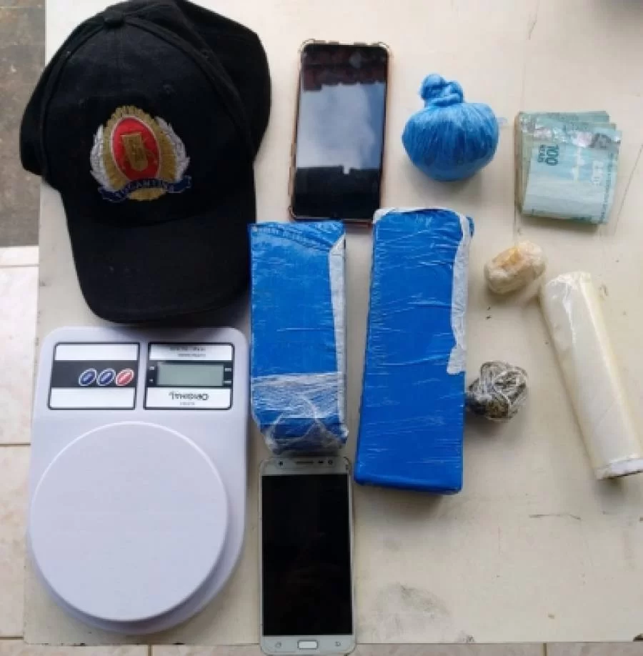 Casal suspeito de trÃÂ¡fico ÃÂ© preso e drogas apreendidas pela PM na regiÃÂ£o sul de Palmas