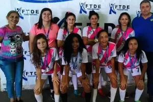 Equipe de GuaraÃÂ­ ÃÂ© campeÃÂ£ do Campeonato Feminino Escolar de Futsal
