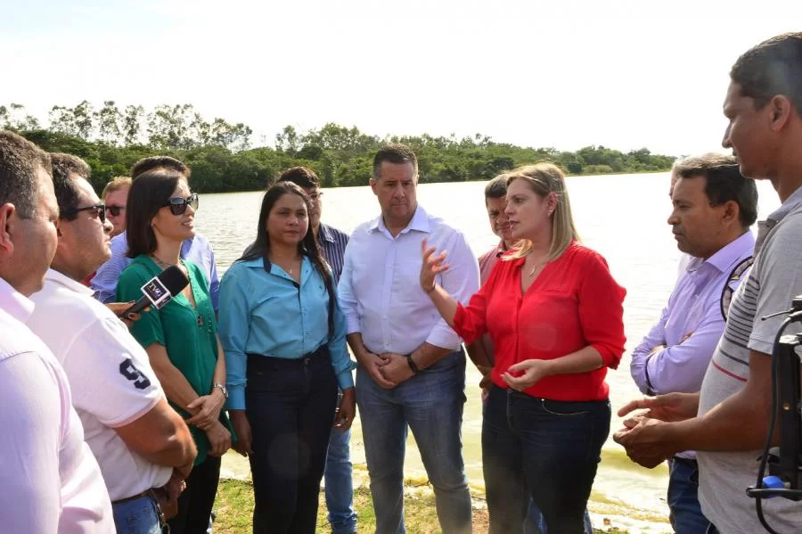 Deputados defendem uniÃÂ£o de todos contra poluiÃÂ§ÃÂ£o no lago de Palmas