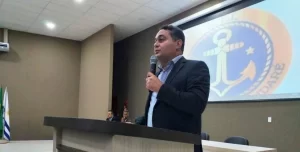 Proposta de complementaÃÂ§ÃÂ£o para MunicÃÂ­pios anima prefeitos,  mas piso ainda preocupa gestores