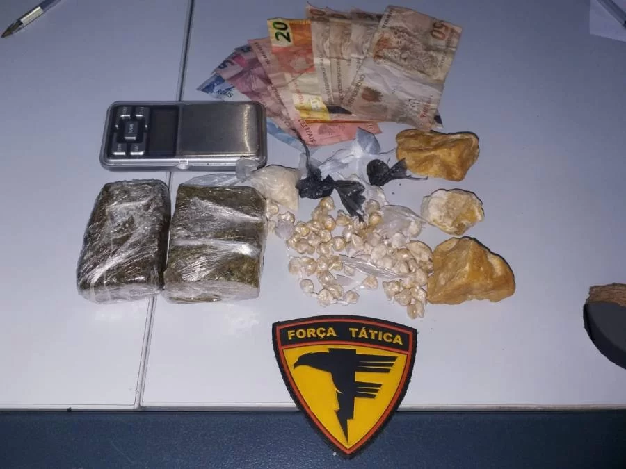 PolÃÂ­cia Militar apreende drogas e detÃÂ©m indivÃÂ­duo por trÃÂ¡fico em Porto Nacional