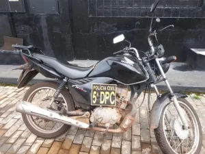 Motocicleta roubada na regiÃÂ£o Central de Palmas ÃÂ© localizada em ÃÂ¡rea verde do Santa BÃÂ¡rbara