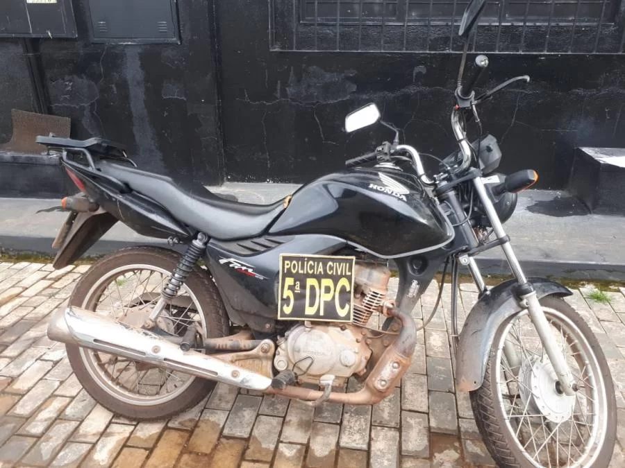 Motocicleta roubada na regiÃÂ£o Central de Palmas ÃÂ© localizada em ÃÂ¡rea verde do Santa BÃÂ¡rbara