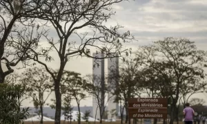 Reforma administrativa pretende revisar salÃÂ¡rios e nÃÂºmero de carreiras