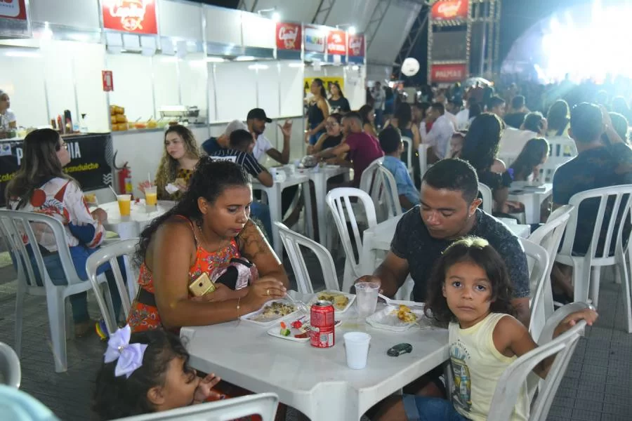 Capital da FÃÂ©: pÃÂºblico conta com vila gastronÃÂ´mica, mÃÂºsica e muita diversÃÂ£o no EspaÃÂ§o Kids do evento