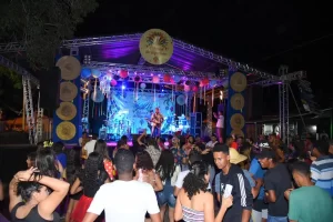 Carnaval de TaquaruÃÂ§u: Bloquinhos e hits do Carnaval agitam mais um dia de folia na serra