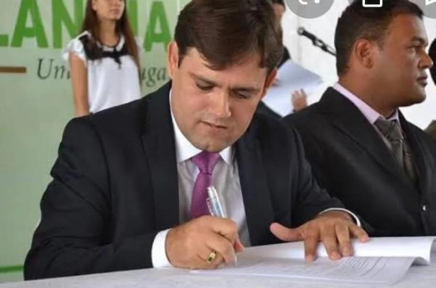 ComeÃÂ§am as especulaÃÂ§ÃÂµes em torno do nome que sucederÃÂ¡ Ladir Machado