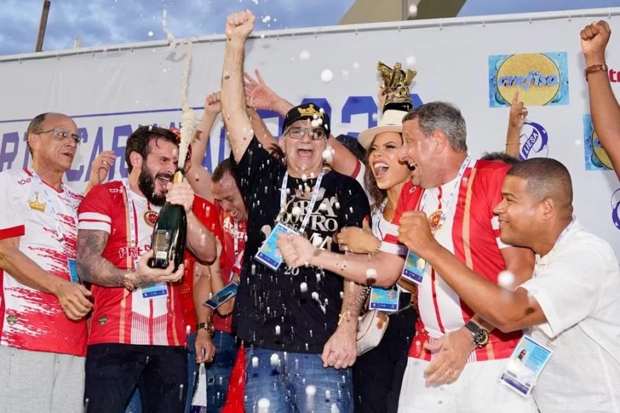 Viradouro ÃÂ© campeÃÂ£ no carnaval 2020, do Rio de Janeiro