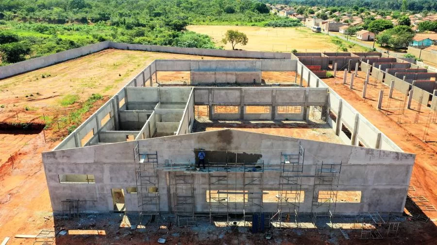 Escola de tempo integral beneficiarÃÂ¡ famÃÂ­lias de cinco bairros de AraguaÃÂ­na