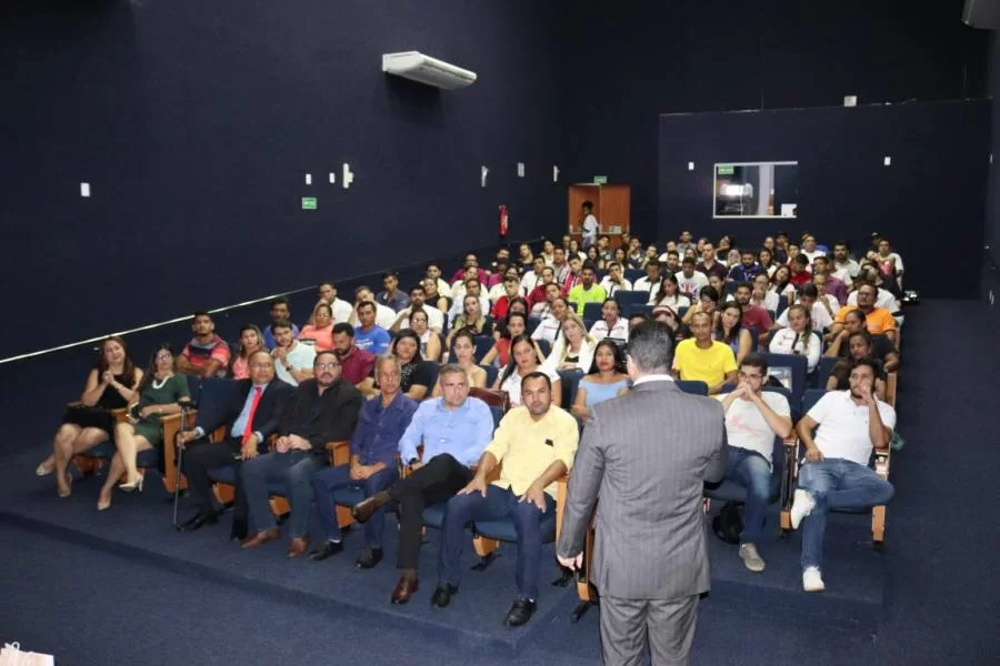 Programa Vendas e Atendimento leva conhecimento a AraguaÃÂ­na