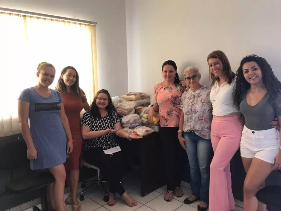 Em comemoraÃÂ§ÃÂ£o ao dia da Mulher ClÃÂ­nica Equilibrium realiza aÃÂ§ÃÂ£o solidÃÂ¡ria em parceira por Escola Odimar Lopes