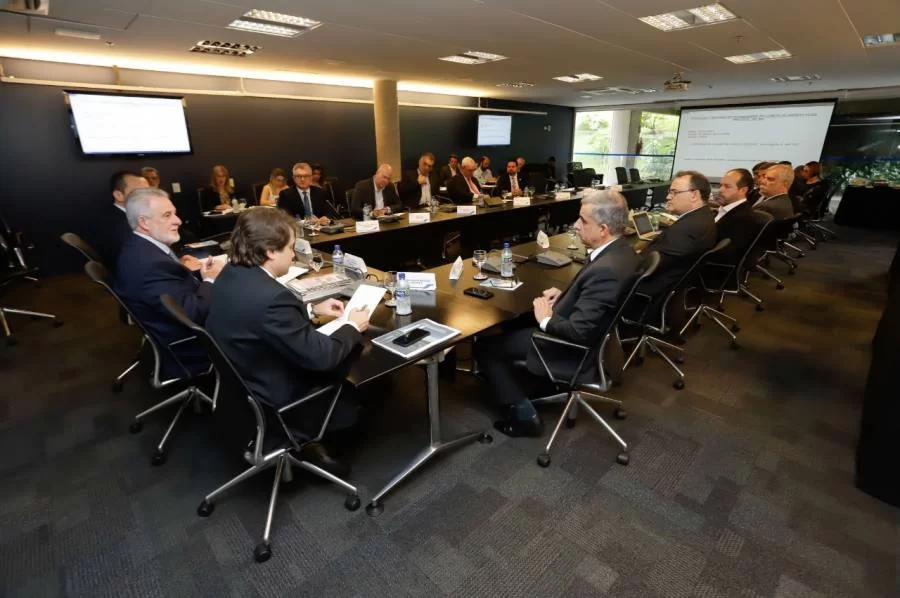 Em BrasÃÂ­lia, MoisÃÂ©s Gomes discute estratÃÂ©gias para Medida ProvisÃÂ³ria 907