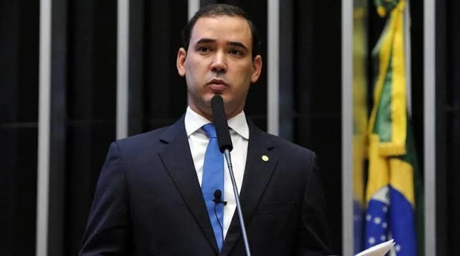 ReuniÃÂ£o da bancada federal ÃÂ© marcada por discussÃÂ£o acalorada entre Vicentinho JÃÂºnior e Gaguim. "NÃÂ£o tenho medo de rastro de onÃÂ§a", diz