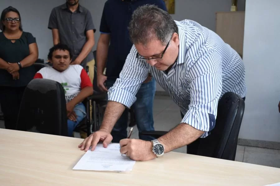 Trecho que liga Jardim AmÃÂ©rica ao IFTO, receberÃÂ¡ pavimentaÃÂ§ÃÂ£o asfÃÂ¡ltica e drenagem anuncia Adriano Rabelo