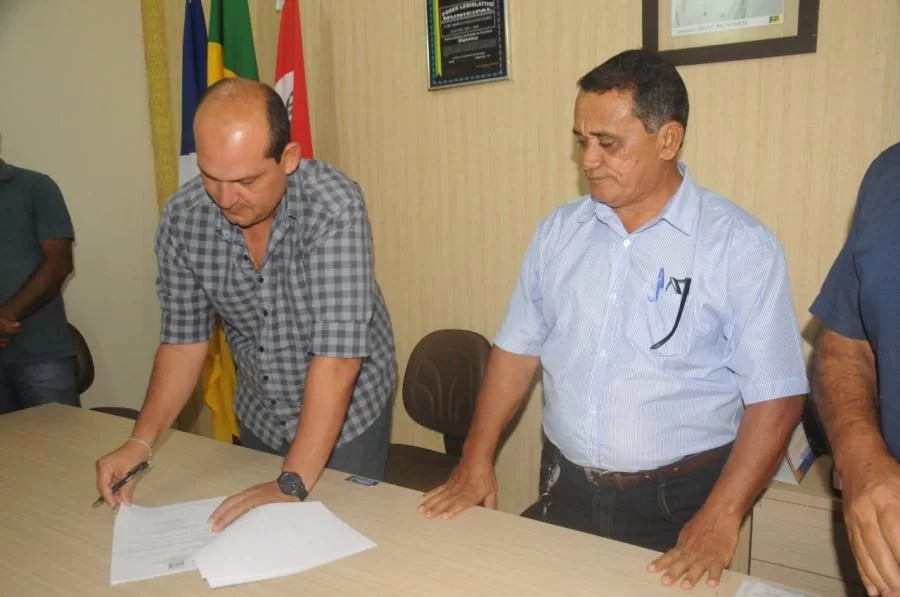 Prefeito Saulo Milhomem empossa novo SecretÃÂ¡rio de Meio Ambiente de Miracema