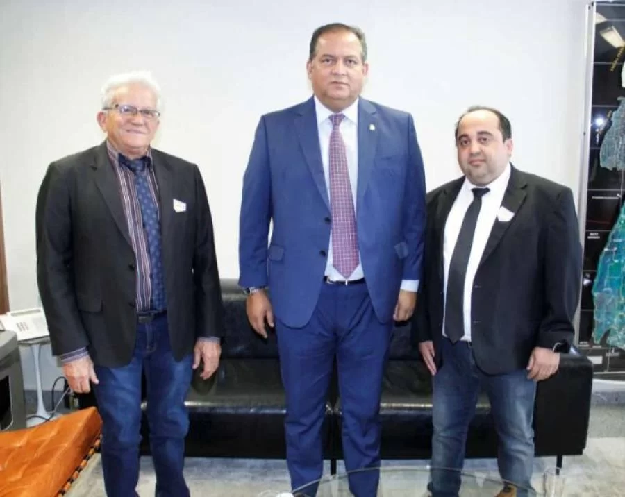 Prefeito de FiladÃÂ©lfia, MizÃÂ´ Alencar busca no Senado Federal recursos para o MunicÃÂ­pio