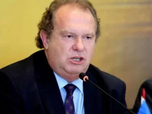 Carlesse determina suspensÃÂ£o de aulas para rede pÃÂºblica do Estado