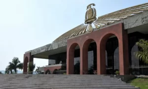 PF deflagra OperaÃÂ§ÃÂ£o Assombro para combater contrataÃÂ§ÃÂ£o de funcionÃÂ¡rios fantasmas no Tocantins e faz buscas na casa do governador