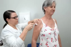 SaÃÂºde amplia pontos de vacinaÃÂ§ÃÂ£o contra a Influenza com a inclusÃÂ£o sete escolas da Capital