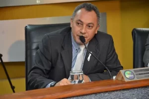 CÃÂ¢mara antecipa folha de pagamento e fortalece economia do municÃÂ­pio