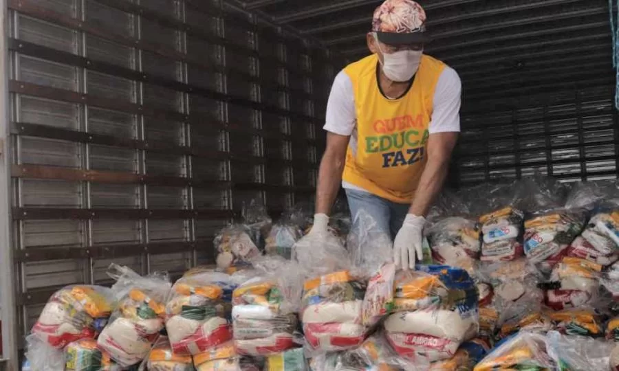 Governo do TO garante seguranÃÂ§a alimentar a estudantes da rede estadual e ÃÂ  famÃÂ­lias de baixa renda