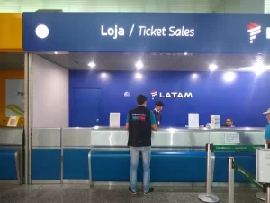 Gol e Latam sÃÂ£o notificadas pelo Procon por dificultar remarcaÃÂ§ÃÂ£o de passagens