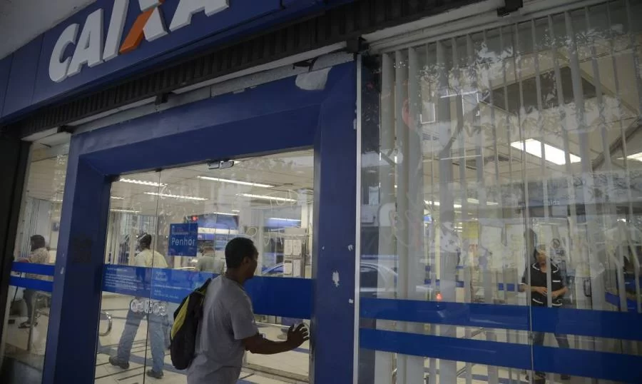Economia: Caixa comeÃÂ§a a pagar nesta quarta-feira saque-aniversÃÂ¡rio do FGTS