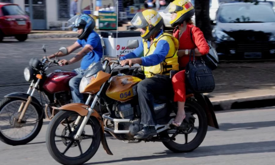 Portaria autoriza mototaxistas de Palmas a fazerem serviÃÂ§o de entregas