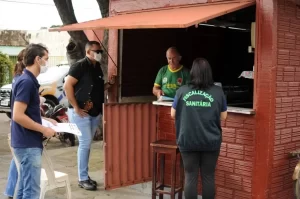 Prefeitura flexibiliza abertura do comÃÂ©rcio, mas intensifica fiscalizaÃÂ§ÃÂ£o ÃÂ s medidas adotadas