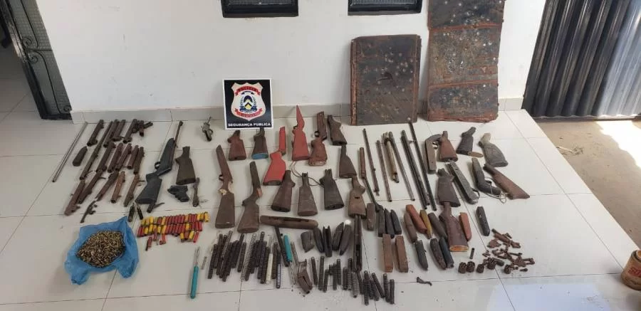 PolÃÂ­cia Civil fecha fÃÂ¡brica clandestina de fabricaÃÂ§ÃÂ£o de armas de fogo que funcionava em TocantinÃÂ³polis