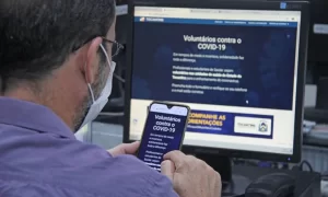 Profissionais e estudantes de saÃÂºde sÃÂ£o convidados para atuarem como voluntÃÂ¡rios durante a pandemia