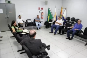 Com quatro casos confirmados, Prefeitura publica novo decreto com medidas restritivas para o comÃÂ©rcio