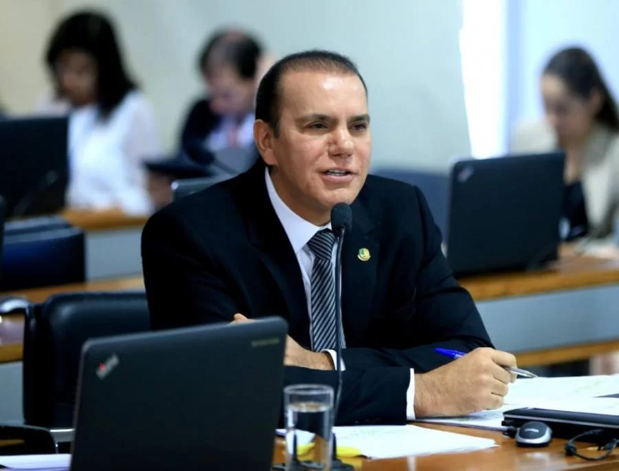 AtaÃÂ­des filia-se ao PP de KÃÂ¡tia Abreu e ÃÂ© prÃÂ©-candidato a prefeito de Palmas