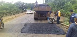 Governo realiza manutenÃÂ§ÃÂ£o na TO-050 em Porto Nacional