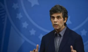 Novo ministro da SaÃÂºde defende testagem da populaÃÂ§ÃÂ£o para covid-19