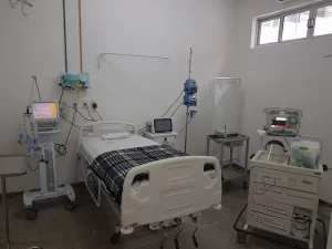 Dez novos leitos de UTI sÃÂ£o abertos no Hospital Regional de AraguaÃÂ­na
