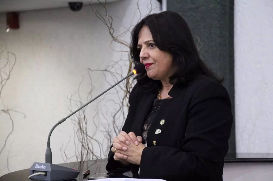 Valderez quer que imobiliÃÂ¡rias suspendam prestaÃÂ§ÃÂµes de loteamentos e outros imÃÂ³veis