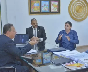 Mototaxistas enfrentam dificuldades por conta da Covid-19 e buscam ajuda