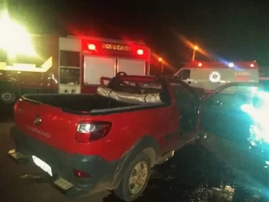 Bombeiros militares desencarceram corpo de motorista apÃÂ³s colisÃÂ£o no domingo