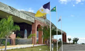 Governo paga salÃÂ¡rios dos servidores nesta sexta, Dia do Trabalhador