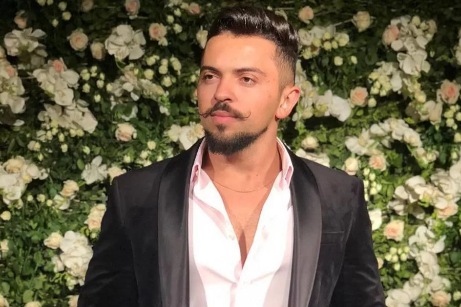 Cantor Henrique Casttro doa cestas bÃÂ¡sicas para famÃÂ­lias