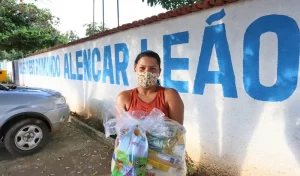 Kits de alimentos e higiene comeÃÂ§am a ser entregues nas escolas das regionais de Colinas e GuaraÃÂ­