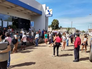 Prefeitura de Miracema auxilia Caixa na organizaÃÂ§ÃÂ£o da fila dos beneficiÃÂ¡rios do auxÃÂ­lio emergencial