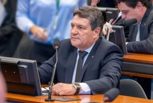 Deputado federal Osires Damaso vota a favor da prioridade a profissionais da saÃÂºde nos testes da Covid-19