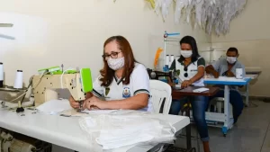 FamÃÂ­lias de alunos de Palmas contempladas pelo Bolsa FamÃÂ­lia receberÃÂ£o kits de alimentaÃÂ§ÃÂ£o e mÃÂ¡scaras