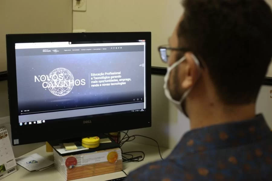 EducaÃÂ§ÃÂ£o oferta cursos de FormaÃÂ§ÃÂ£o Inicial e Continuada EAD gratuitos